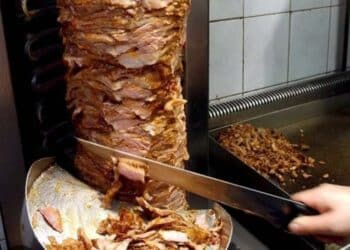 Cagliari e hinterland, tutti pazzi per il kebab: quasi 30 punti vendita tra città e periferia, è la nuova “invasione” del food