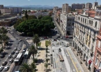 “Basta guerra alle auto, Cagliari ha bisogno di parcheggi”: la rivolta dei cittadini contro la nuova mobilità sostenibile