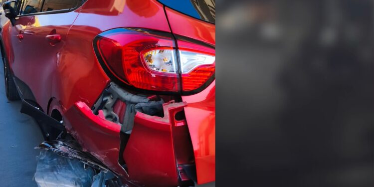 Quartu, auto in sosta travolta da pirata della strada: “So chi sei, paga i danni”