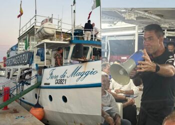 Vannacci ancora in Sardegna per il suo tour: tappa a Villasimius, sulla barca decine di persone hanno cenato con il generale