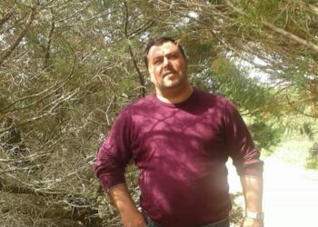 Lacrime e dolore per Davide Mameli, punto da un insetto e morto sotto gli occhi della moglie