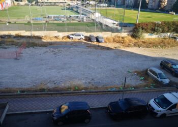 Cagliari, in via Trentino una discarica a cielo aperto: “Indegno per una città che vuole essere turistica”