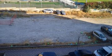 Cagliari, in via Trentino una discarica a cielo aperto: “Indegno per una città che vuole essere turistica”