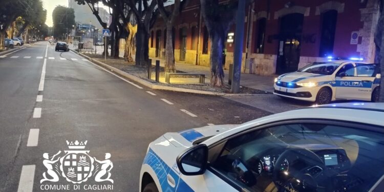 Cagliari, anziano travolto da un’auto e lasciato sull’asfalto: il pirata rintracciato dalla polizia locale