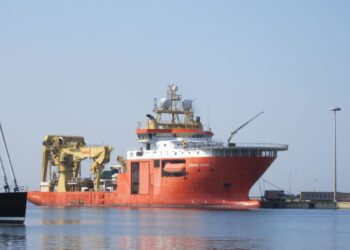 Cagliari, arrivata la nave per la posa dei cavi sottomarini del Tyrrhenian Link