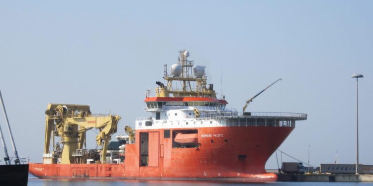 Cagliari, arrivata la nave per la posa dei cavi sottomarini del Tyrrhenian Link