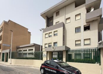 Quartu, riga con una chiave la fiancata di un Suv ma dentro c’è il figlio della proprietaria: denunciato