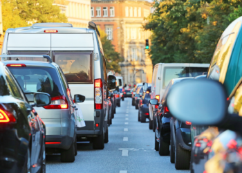 Sbarco da incubo per i passeggeri della nave arrivata da Palermo a Cagliari: “Due ore di fila in macchina”