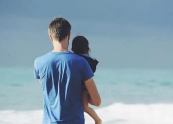 In tribunale a Cagliari per riuscire a vedere suo figlio: la spunta il padre, condannata la madre