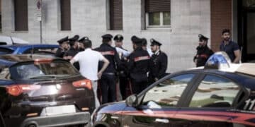 Due ragazzine di 15 e 16 anni abusate in casa: arrestato 40enne