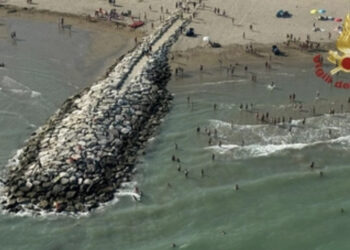 Ritrovato senza vita Carlo, il bimbo di 6 anni scomparso in mare