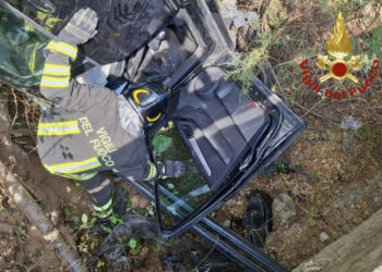 Villamassargia, incidente sulla Sp2: auto si ribalta e finisce sul greto di un fiume
