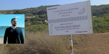 Chia, è Luisi Caria l’autore dei cartelli contro i criminali di guerra che stanno massacrando il popolo palestinese: “Non è contro gli israeliani“