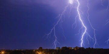 Colpito da un fulmine, 15enne è stato risvegliato dal coma