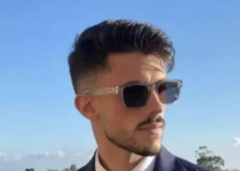 Rissa in spiaggia per una manovra con l’auto: 22enne muore accoltellato