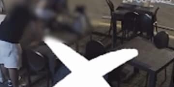 Picchiata fuori da un locale ma nessuno interviene: “Chi di dovere dovrebbe fare qualcosa”