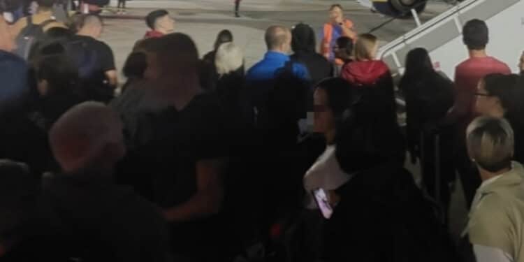 Cagliari irraggiungibile: caos Ryanair a Pisa, partenza rimandata fino a notte fonda