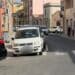 Monserrato, incivili in via Giulio Cesare: “Auto sulle strisce, che sfrecciano e occupano i posti riservati”