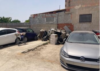 Abusive e pericolose per la salute: due officine sequestrate nel Cagliaritano