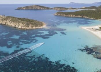 Tuerredda a numero chiuso e super protetta: niente fumo e plastica, vietato portar via la sabbia