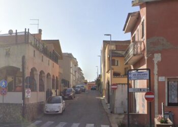 Capoterra, una donna e un corriere quasi presi in pieno da un’auto in contromano a gran velocità