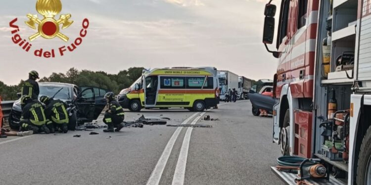 Olbia, scontro frontale nella circonvallazione: quattro feriti, due gravi