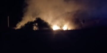 Selargius, grosso incendio alla periferia della città devasta una porzione di campagna