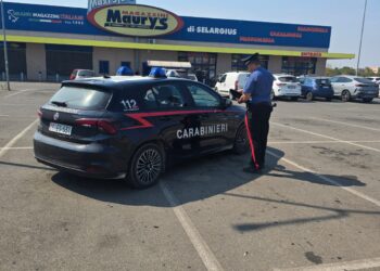 Selargius, shopping di detersivi e profumi senza passare in cassa: arrestato 49enne