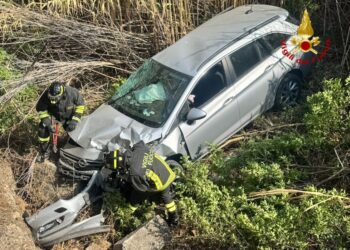 Villasimius, vola con l’auto nel canale: 56enne in codice rosso, forse un colpo di sonno