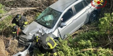 Villasimius, vola con l’auto nel canale: 56enne in codice rosso, forse un colpo di sonno