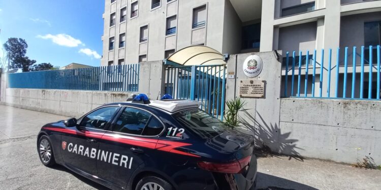 Anni di maltrattamenti, umiliazioni e minacce a sua madre 61enne: lei lo denuncia, arrestato disoccupato a Iglesias