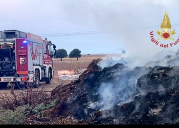 Monastir, un incendio devasta un’azienda agricola: distrutti fienile e attrezzi