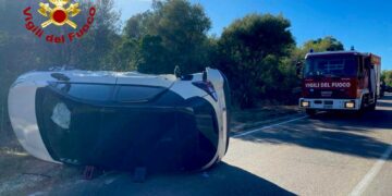 Schianto a Castiadas, un’auto si ribalta paurosamente: tre feriti trasportati in ospedale