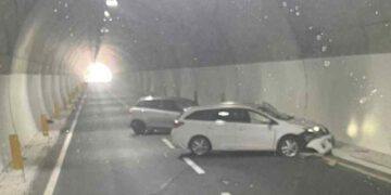 Pauroso incidente nella galleria tra Cagliari e Pula: auto in testacoda, sfiorata la tragedia