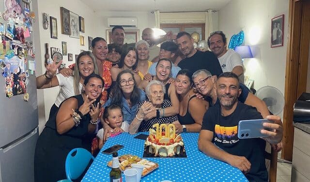 Cagliari, è festa per una nuova centenaria: auguri a Lidia Cappai