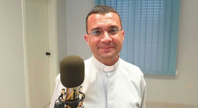 Don Emanuele Mameli lascia Mulinu Becciu e va ad Assemini: “Un uomo coraggioso, mancherà tanto al quartiere”