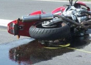 Burcei, centauro perde il controllo della moto e si schianta: è grave al Brotzu