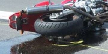 Burcei, centauro perde il controllo della moto e si schianta: è grave al Brotzu