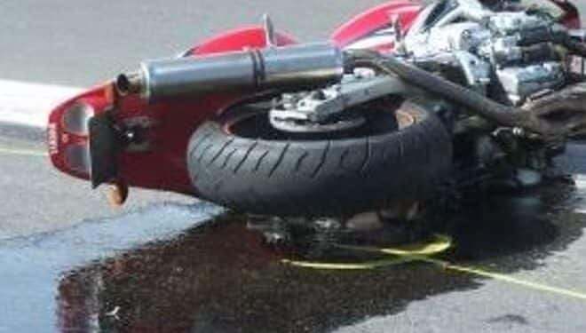 Burcei, centauro perde il controllo della moto e si schianta: è grave al Brotzu