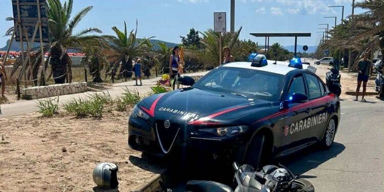 Fugge in sella alla moto rubata tra bagnanti e traffico: inseguito e arrestato dopo il maxi inseguimento al Poetto