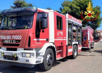 Quartu, divampa un incendio nel seminterrato di una casa: una persona ustionata portata in ospedale