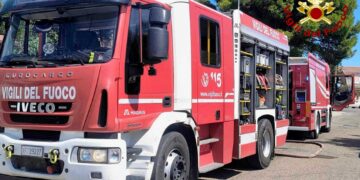 Quartu, divampa un incendio nel seminterrato di una casa: una persona ustionata portata in ospedale