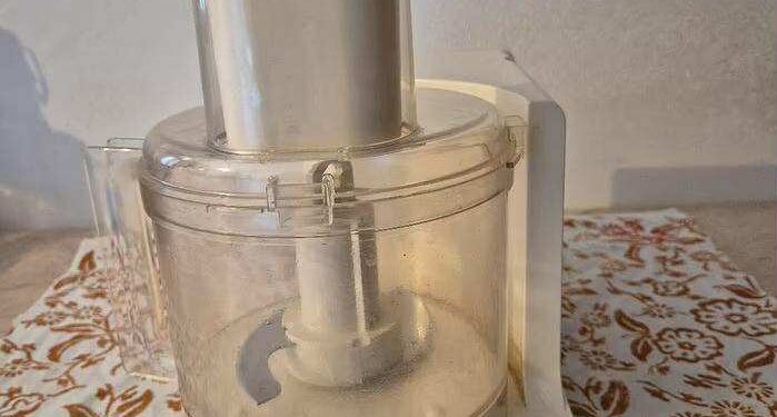 In fila al caldo all’ecocentro di Sant’Elia, per poi scoprire che non puoi smaltire neanche un robot da cucina