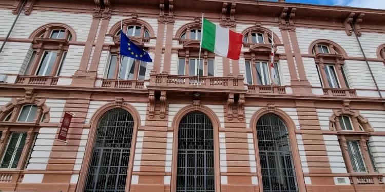 L’università di Sassari cerca docenti gratis per i nuovi infermieri: scoppia la polemica