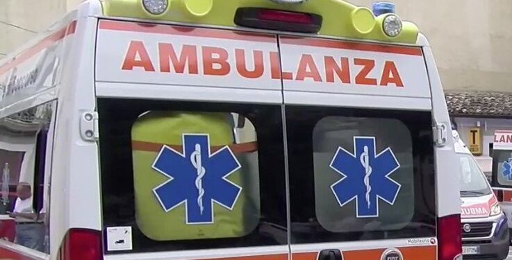 Brutta caduta dalla moto al bivio per Orune, turista in fin di vita