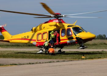 Perde il controllo, schianta e si ribalta con l’auto fra Bonarcado e Milis: 20enne lotta fra la vita e la morte