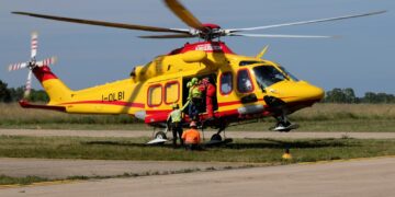 Perde il controllo, schianta e si ribalta con l’auto fra Bonarcado e Milis: 20enne lotta fra la vita e la morte