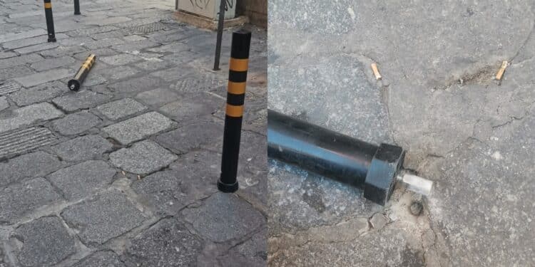 Cagliari, vita breve per i dissuasori in via Baylle: uno abbattuto dagli incivili