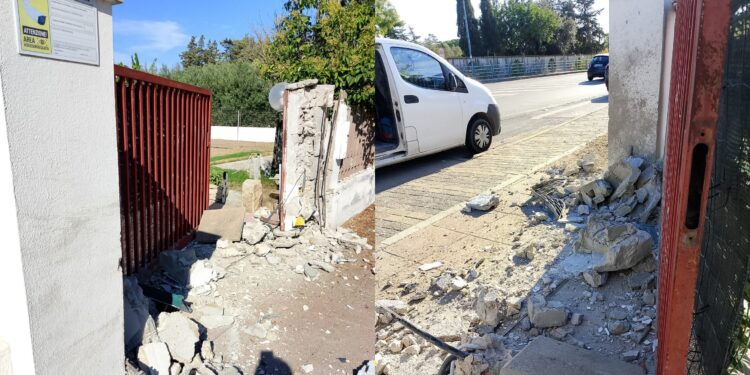 Quartu, auto sfonda cancello e muro di un’abitazione: “Corrono come pazzi”
