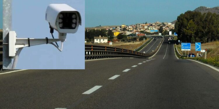 Videosorveglianza sulla Ss 131: da chi corre a chi abbandona rifiuti, niente sfuggirà all’occhio elettronico